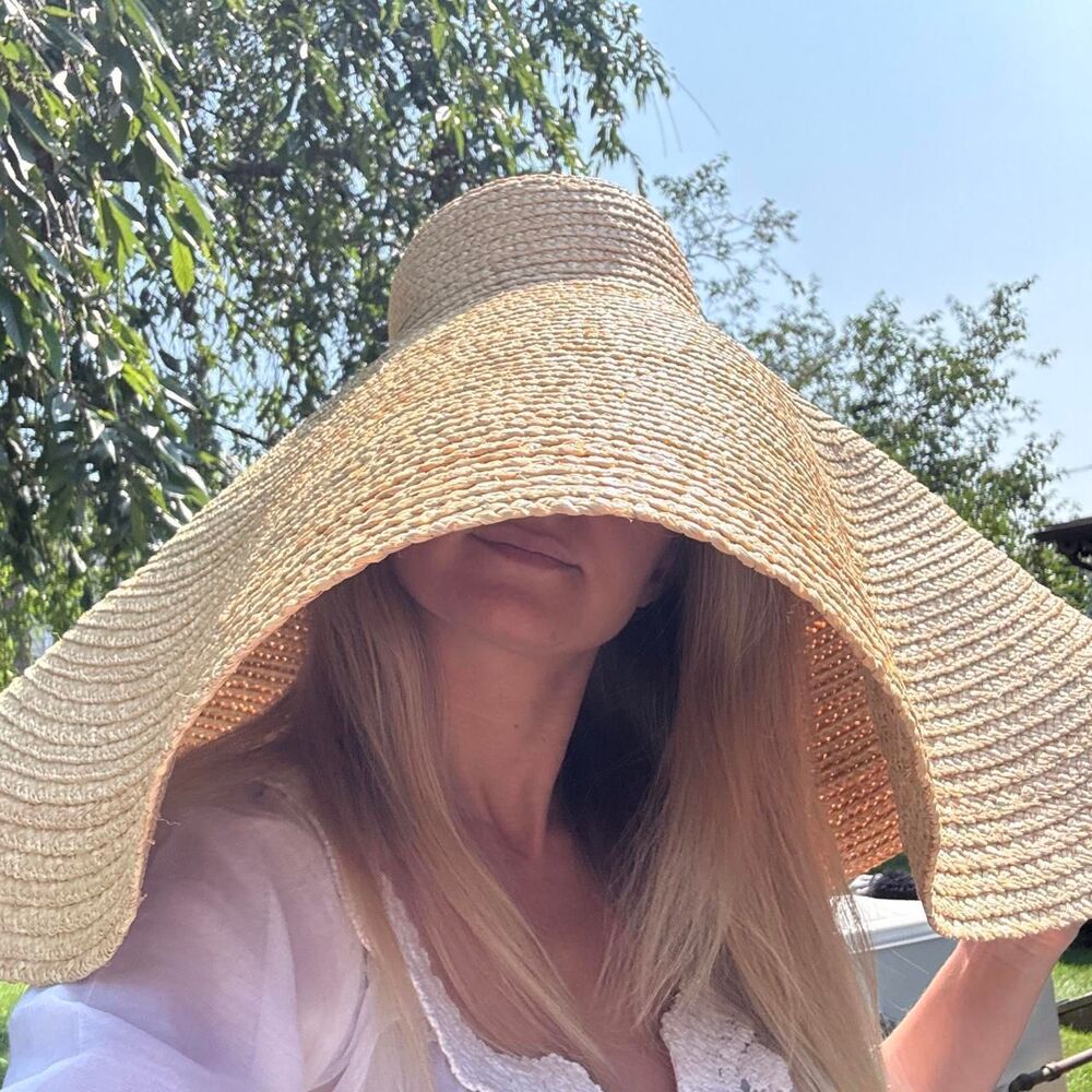 Jacquemus Large Valensole Le Grand Chapeau natural tan raffia 12” wide brim hat - Picture 4 of 6